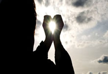 江南体育官网：罗马诺：皇马视萨利巴为后卫中的贝林；贝尔塔会与他谈续约.